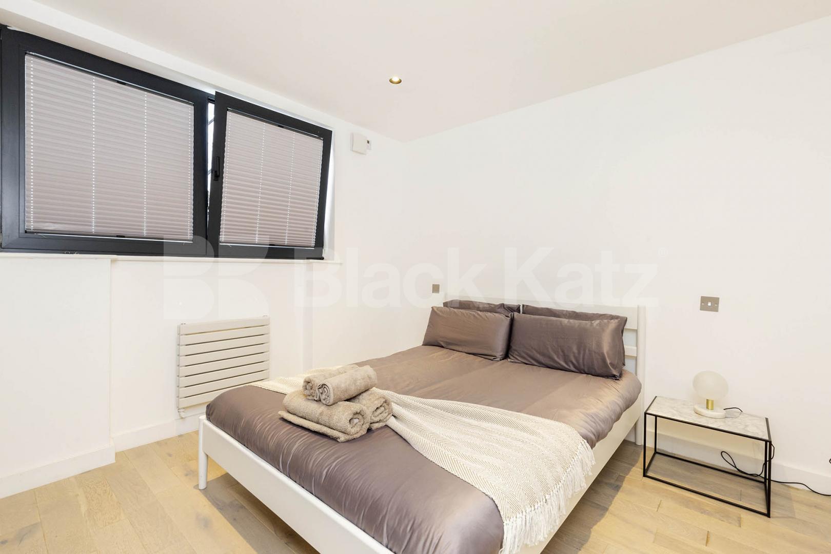 Stunning recently refurbished one bedroom close to Euston St Drummond Street, Camden / Euston